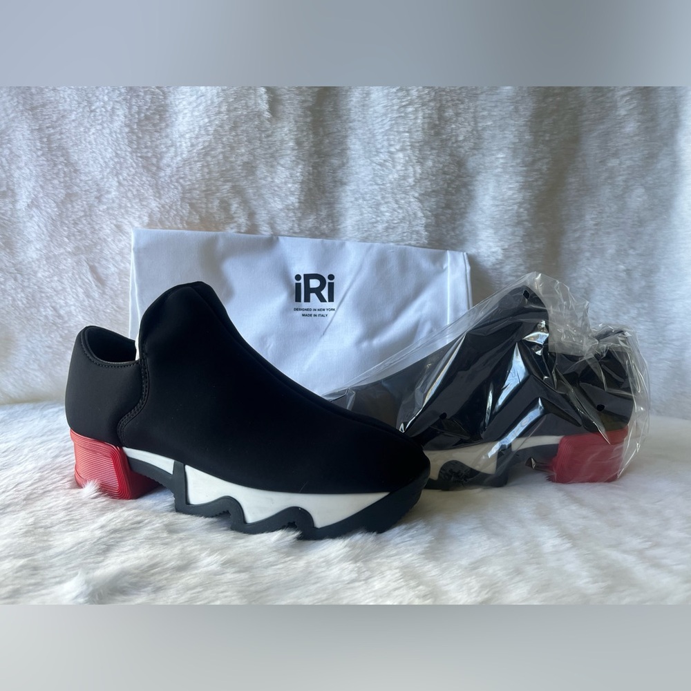 iRi Black Red Low Top Sneaker